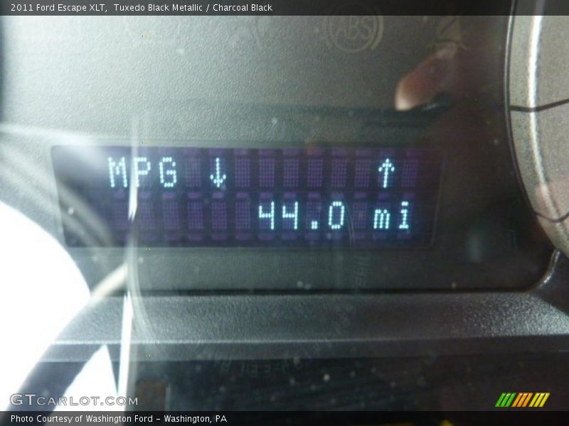 Tuxedo Black Metallic / Charcoal Black 2011 Ford Escape XLT