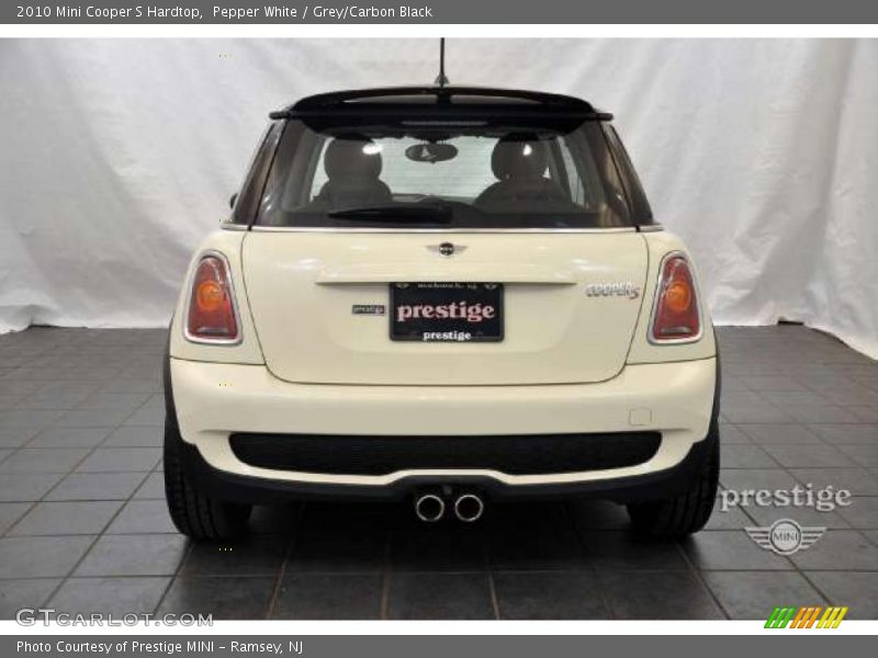 Pepper White / Grey/Carbon Black 2010 Mini Cooper S Hardtop