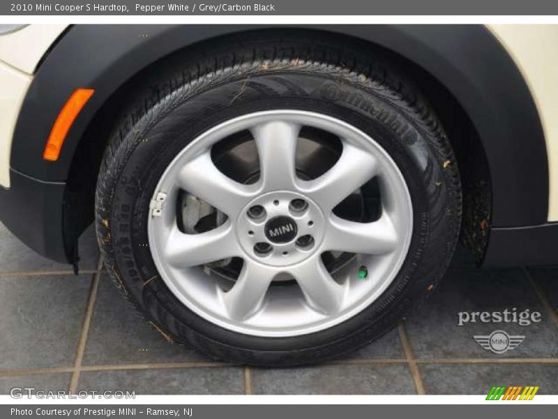 Pepper White / Grey/Carbon Black 2010 Mini Cooper S Hardtop