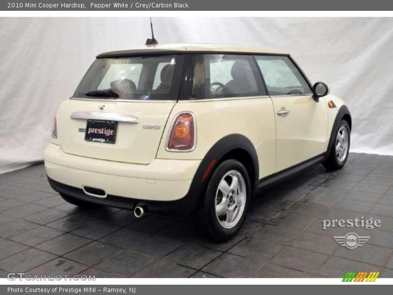 Pepper White / Grey/Carbon Black 2010 Mini Cooper Hardtop