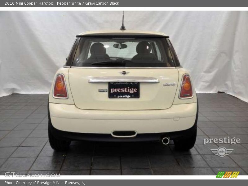 Pepper White / Grey/Carbon Black 2010 Mini Cooper Hardtop