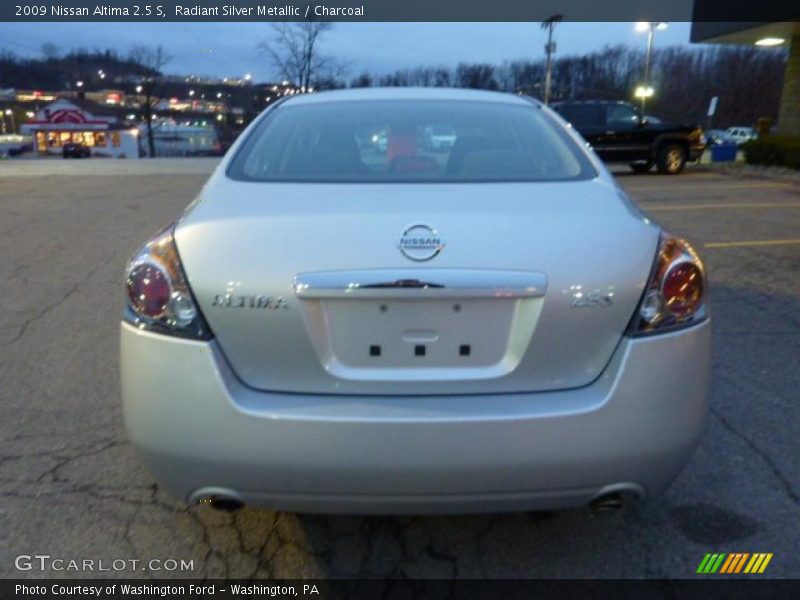 Radiant Silver Metallic / Charcoal 2009 Nissan Altima 2.5 S