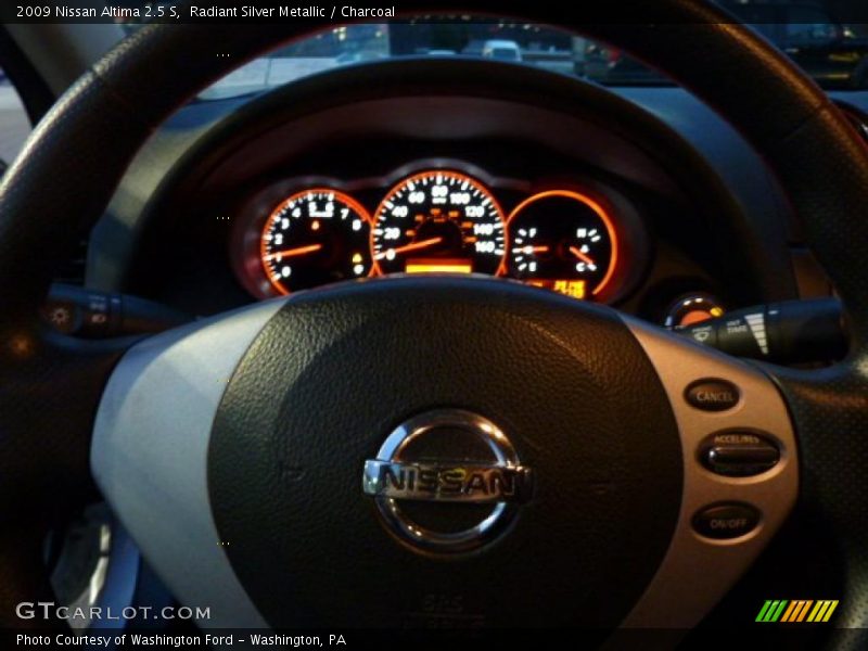Radiant Silver Metallic / Charcoal 2009 Nissan Altima 2.5 S