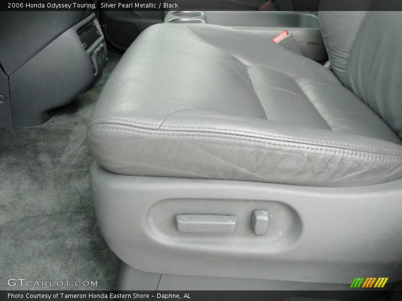 Silver Pearl Metallic / Black 2006 Honda Odyssey Touring
