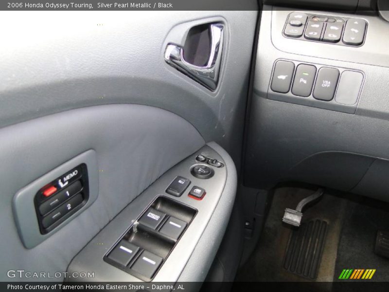 Silver Pearl Metallic / Black 2006 Honda Odyssey Touring