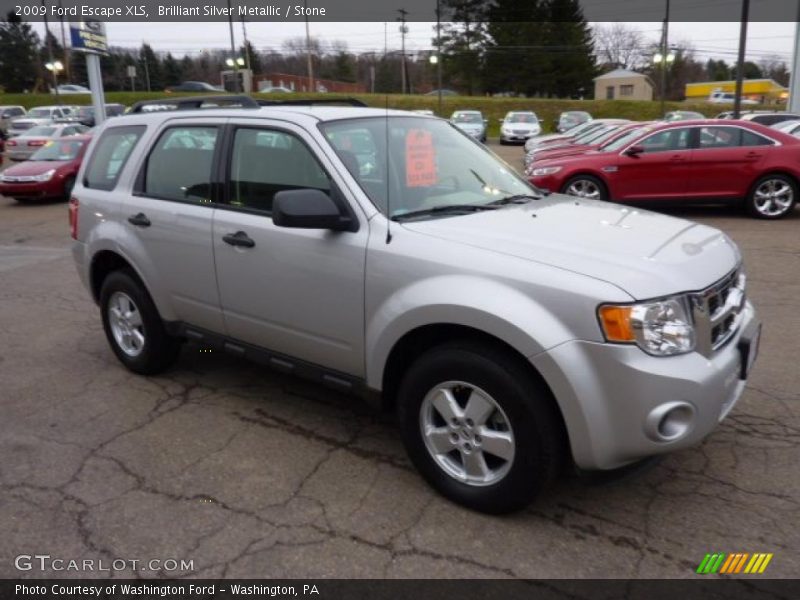 Front 3/4 View of 2009 Escape XLS