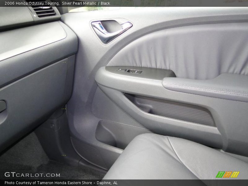 Silver Pearl Metallic / Black 2006 Honda Odyssey Touring