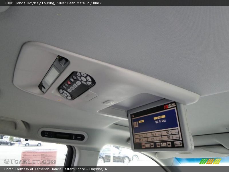Silver Pearl Metallic / Black 2006 Honda Odyssey Touring