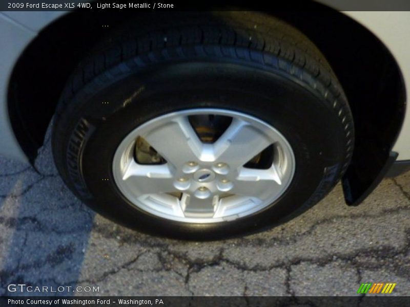  2009 Escape XLS 4WD Wheel