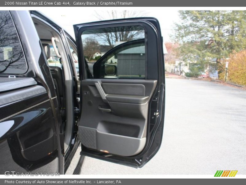 Galaxy Black / Graphite/Titanium 2006 Nissan Titan LE Crew Cab 4x4