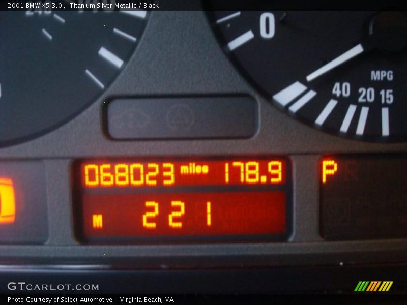 Titanium Silver Metallic / Black 2001 BMW X5 3.0i