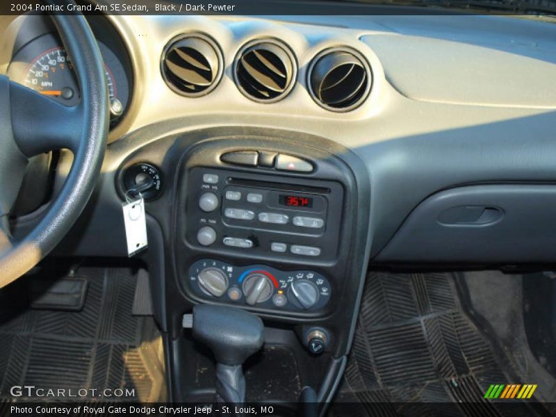 Black / Dark Pewter 2004 Pontiac Grand Am SE Sedan