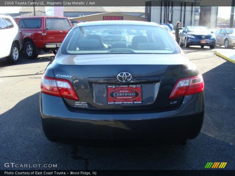 Magnetic Gray Metallic / Ash 2009 Toyota Camry LE