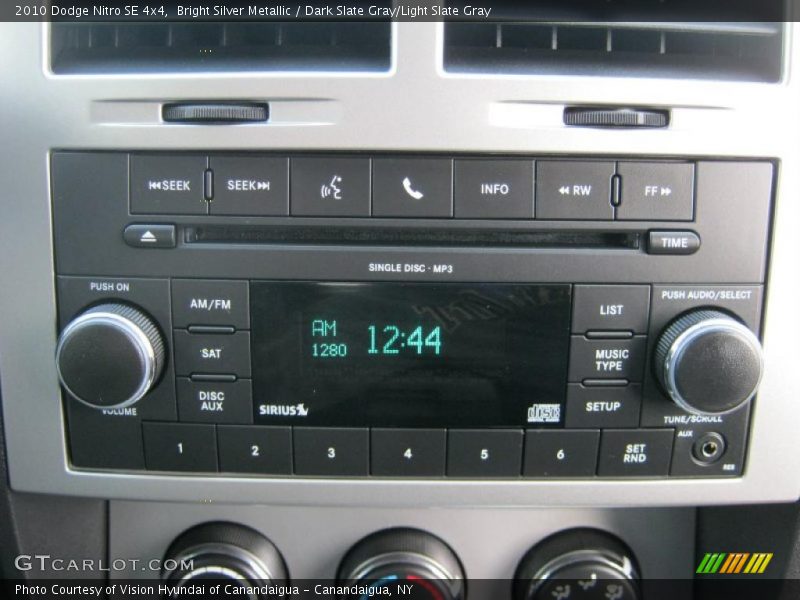 Bright Silver Metallic / Dark Slate Gray/Light Slate Gray 2010 Dodge Nitro SE 4x4