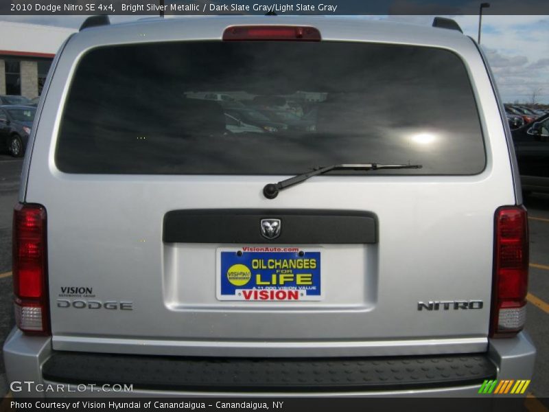 Bright Silver Metallic / Dark Slate Gray/Light Slate Gray 2010 Dodge Nitro SE 4x4