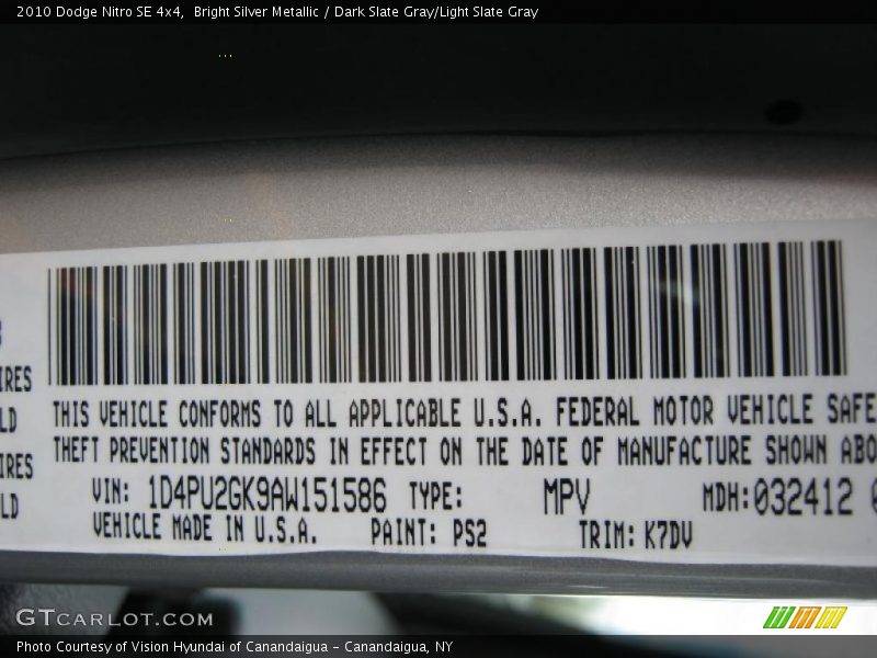 Bright Silver Metallic / Dark Slate Gray/Light Slate Gray 2010 Dodge Nitro SE 4x4