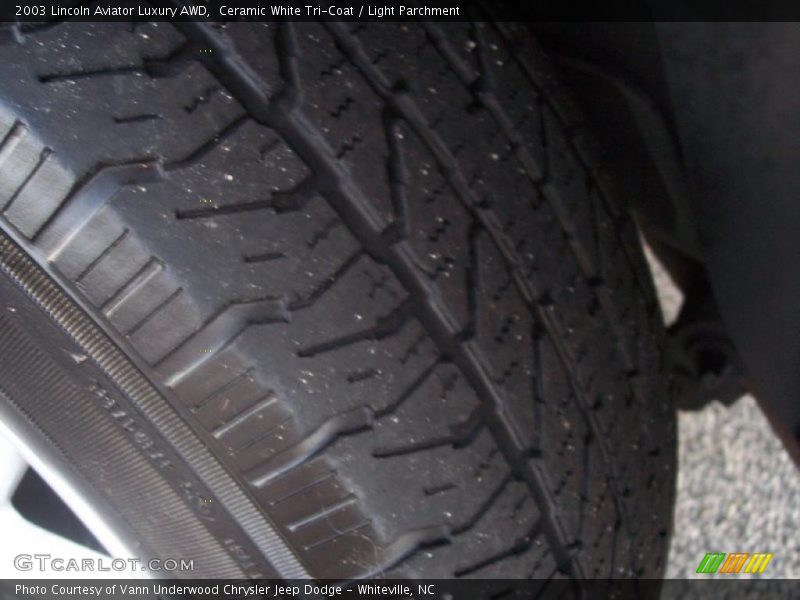Ceramic White Tri-Coat / Light Parchment 2003 Lincoln Aviator Luxury AWD