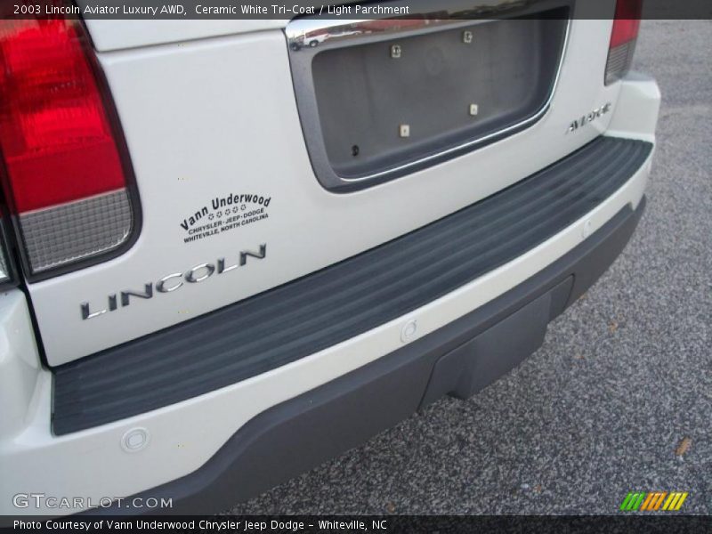 Ceramic White Tri-Coat / Light Parchment 2003 Lincoln Aviator Luxury AWD