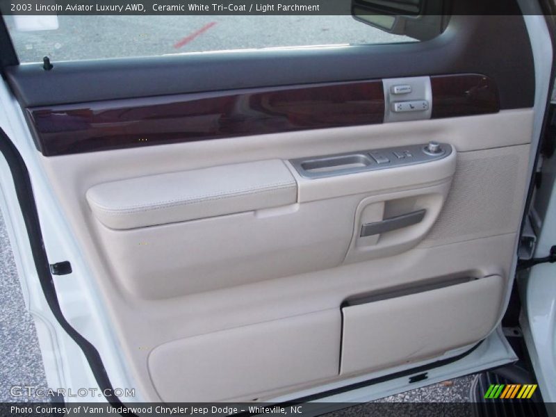 Ceramic White Tri-Coat / Light Parchment 2003 Lincoln Aviator Luxury AWD