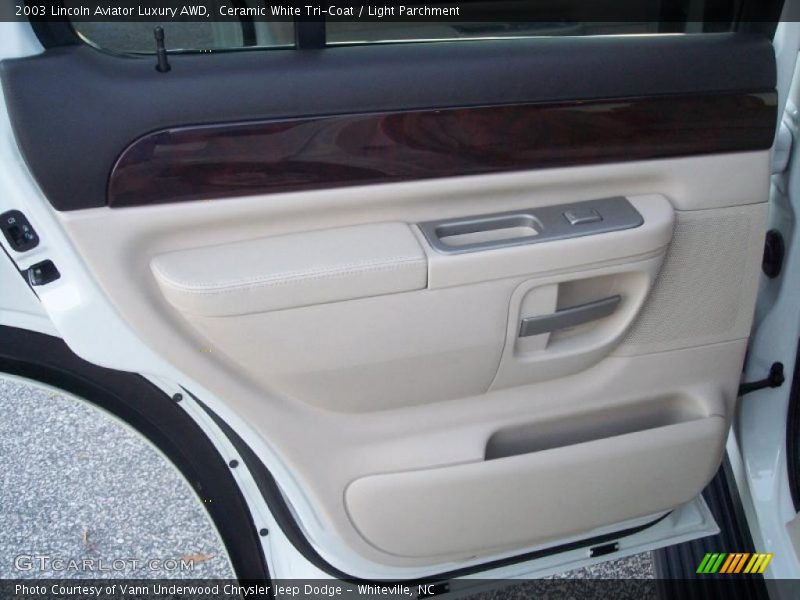 Ceramic White Tri-Coat / Light Parchment 2003 Lincoln Aviator Luxury AWD