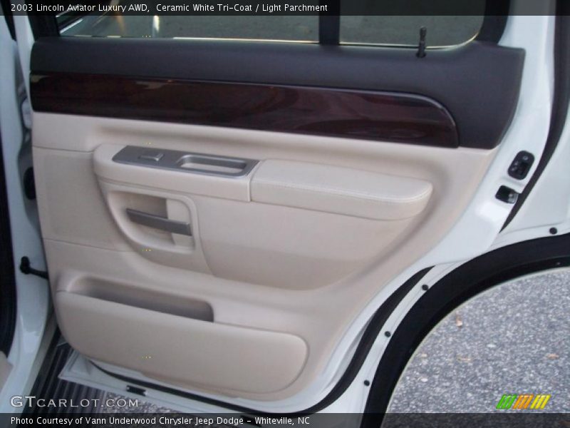 Ceramic White Tri-Coat / Light Parchment 2003 Lincoln Aviator Luxury AWD