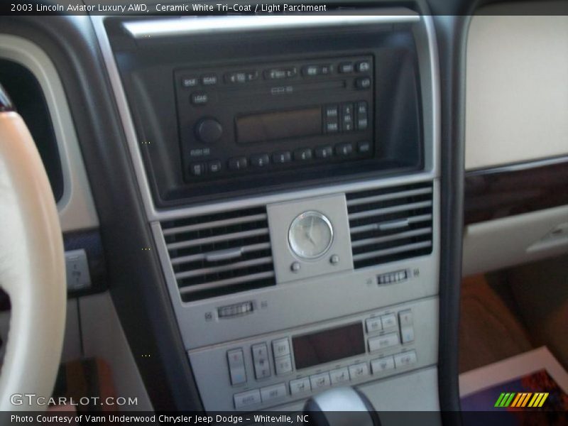 Ceramic White Tri-Coat / Light Parchment 2003 Lincoln Aviator Luxury AWD