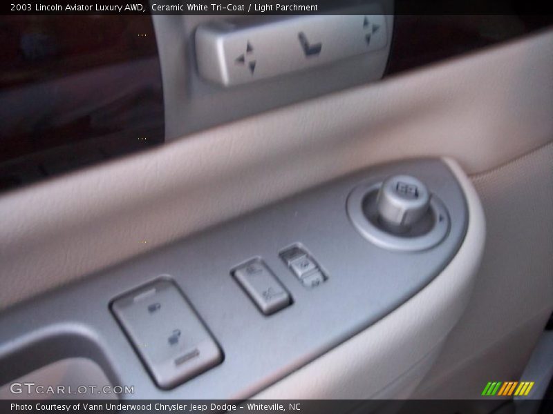 Ceramic White Tri-Coat / Light Parchment 2003 Lincoln Aviator Luxury AWD