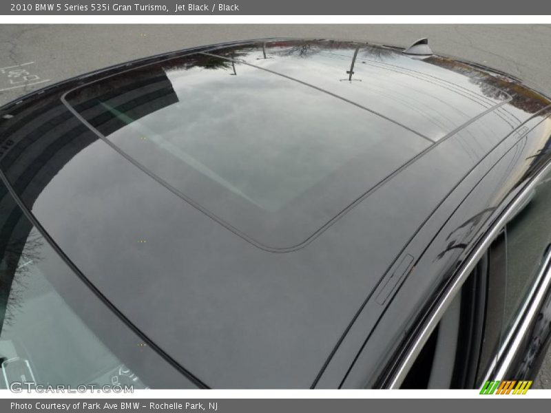 Sunroof of 2010 5 Series 535i Gran Turismo