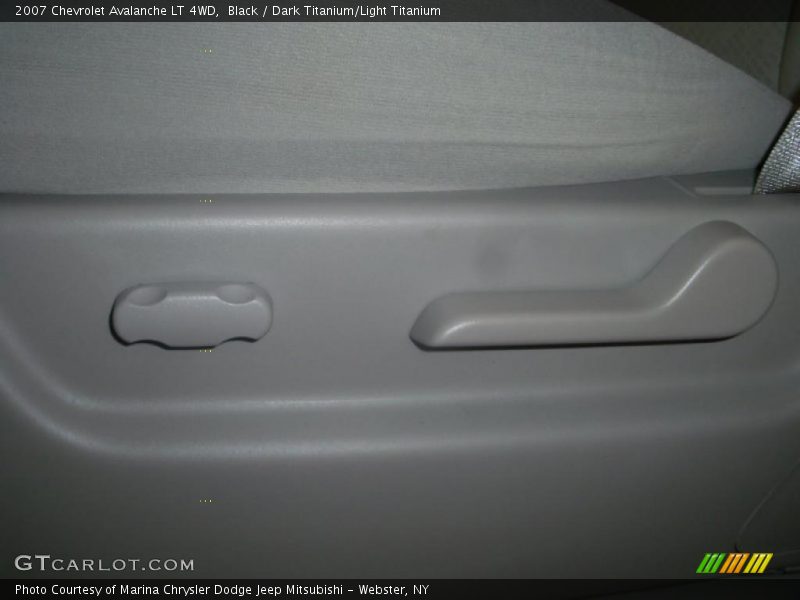 Black / Dark Titanium/Light Titanium 2007 Chevrolet Avalanche LT 4WD
