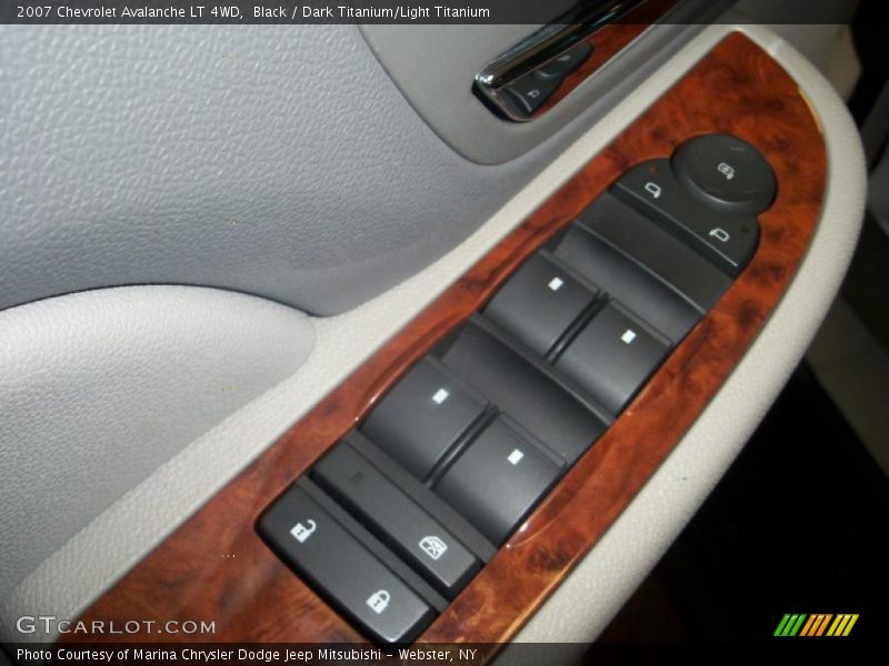 Black / Dark Titanium/Light Titanium 2007 Chevrolet Avalanche LT 4WD