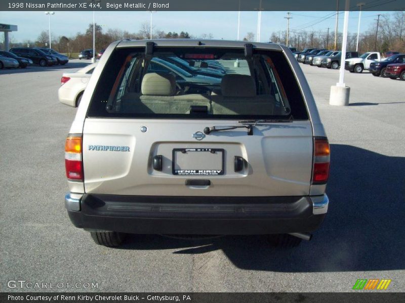 Beige Metallic / Blond 1998 Nissan Pathfinder XE 4x4