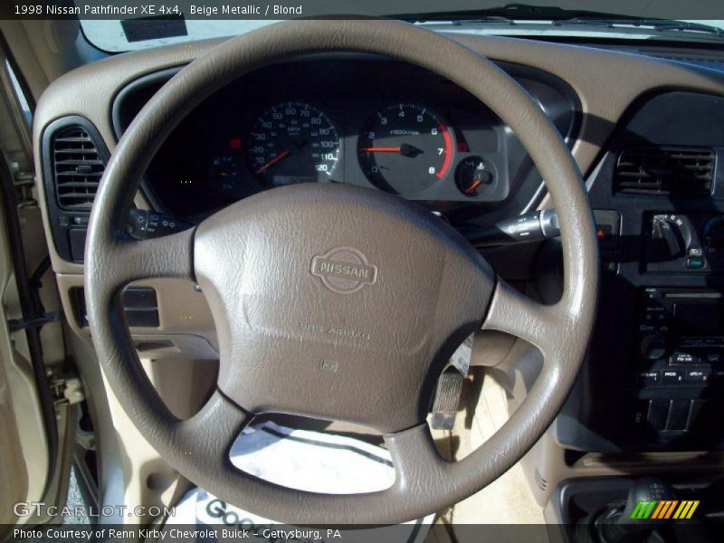 Beige Metallic / Blond 1998 Nissan Pathfinder XE 4x4