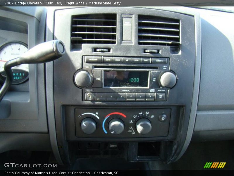 Controls of 2007 Dakota ST Club Cab