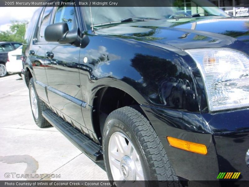 Black / Midnight Grey 2005 Mercury Mountaineer V8 Premier