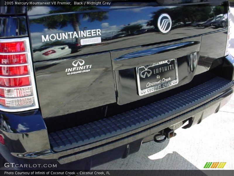 Black / Midnight Grey 2005 Mercury Mountaineer V8 Premier