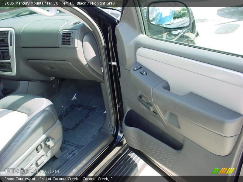 Black / Midnight Grey 2005 Mercury Mountaineer V8 Premier