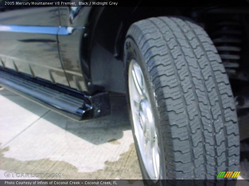 Black / Midnight Grey 2005 Mercury Mountaineer V8 Premier