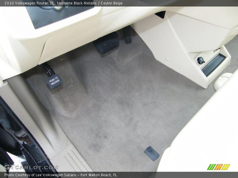 Nocturne Black Metallic / Ceylon Beige 2010 Volkswagen Routan SE
