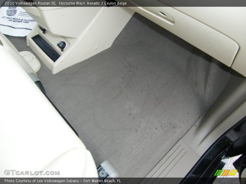 Nocturne Black Metallic / Ceylon Beige 2010 Volkswagen Routan SE