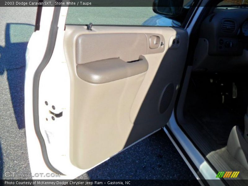 Stone White / Taupe 2003 Dodge Caravan SXT