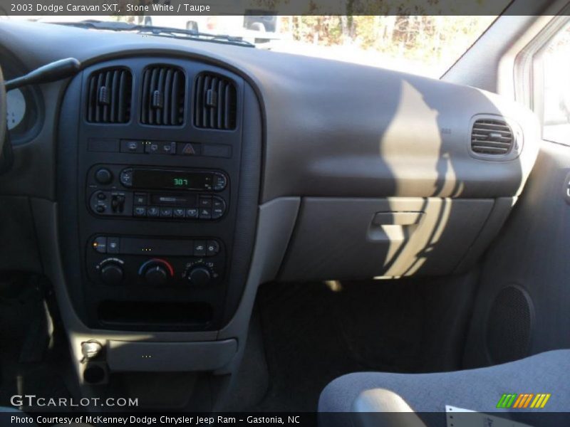 Stone White / Taupe 2003 Dodge Caravan SXT