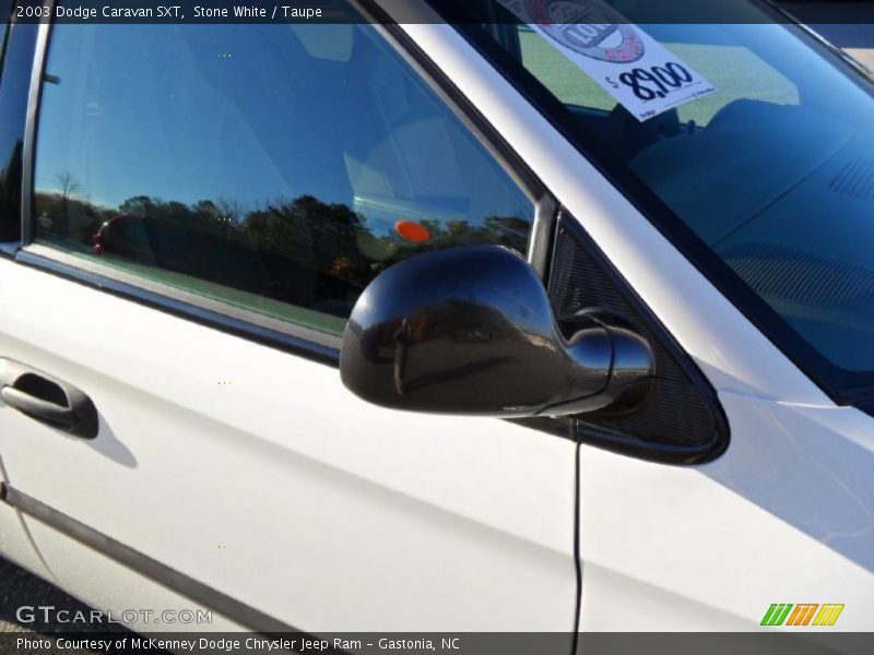 Stone White / Taupe 2003 Dodge Caravan SXT