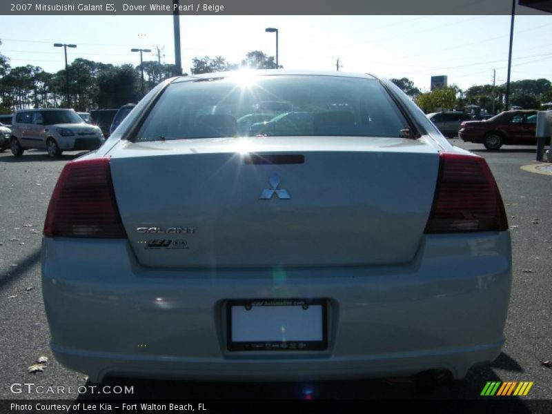 Dover White Pearl / Beige 2007 Mitsubishi Galant ES