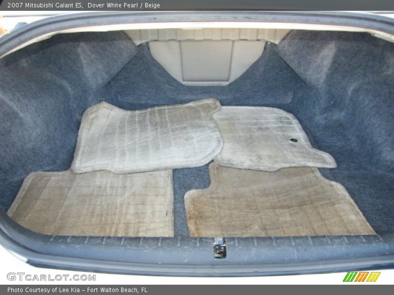 Dover White Pearl / Beige 2007 Mitsubishi Galant ES