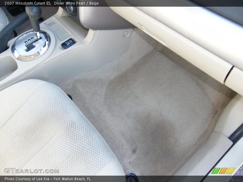 Dover White Pearl / Beige 2007 Mitsubishi Galant ES