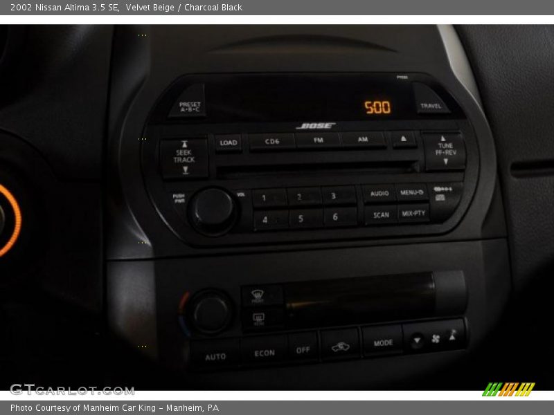Velvet Beige / Charcoal Black 2002 Nissan Altima 3.5 SE