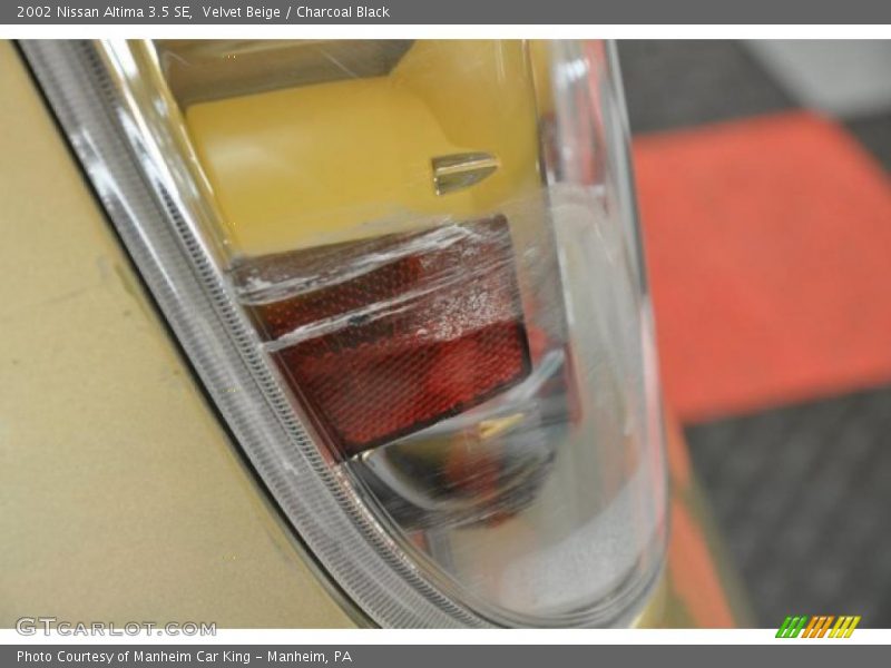 Velvet Beige / Charcoal Black 2002 Nissan Altima 3.5 SE