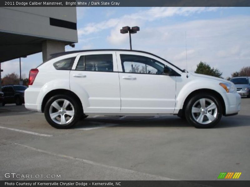 Bright White / Dark Slate Gray 2011 Dodge Caliber Mainstreet