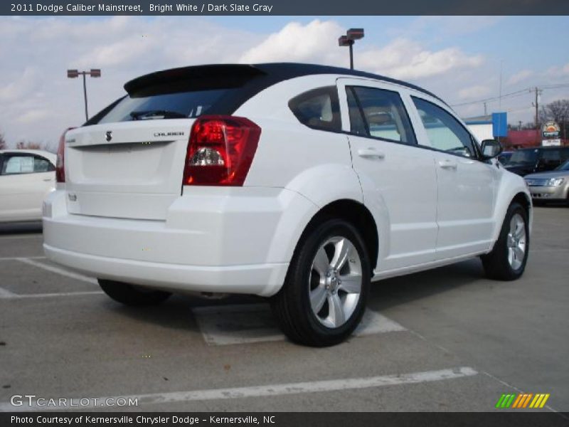 Bright White / Dark Slate Gray 2011 Dodge Caliber Mainstreet