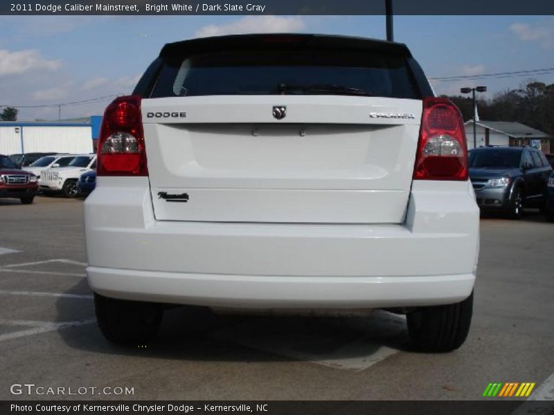 Bright White / Dark Slate Gray 2011 Dodge Caliber Mainstreet